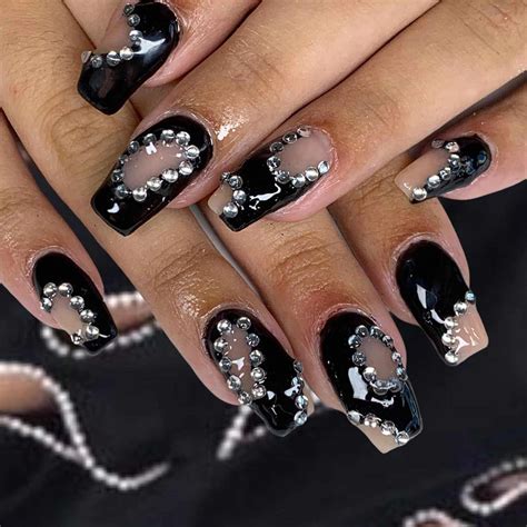 black nails diamonds